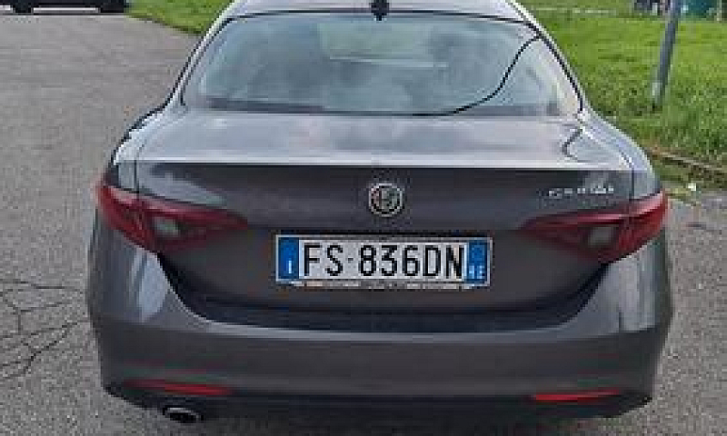 Alfa Romeo Giulia 2....
