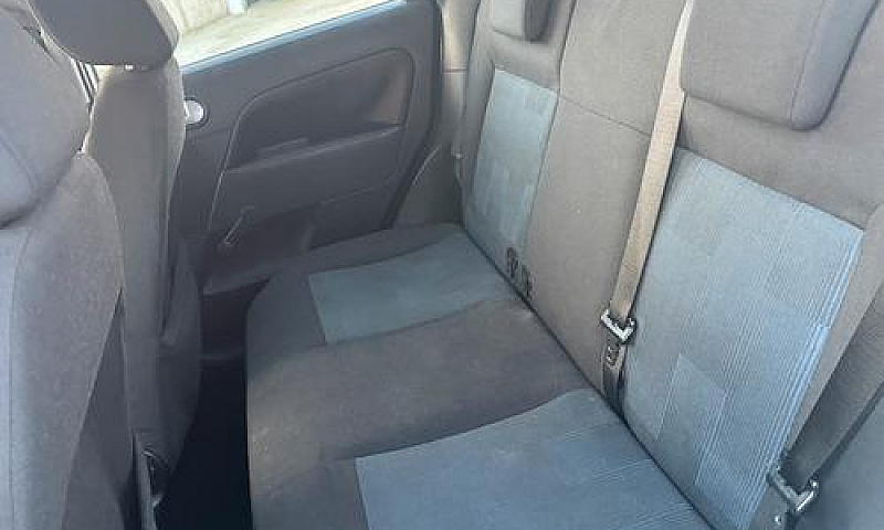Ford Fiesta 1.2 Ghia...