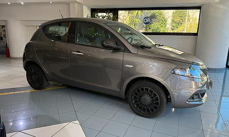 Lancia Ypsilon 1.0 F...