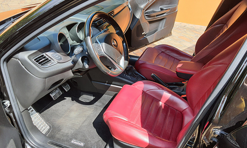 Alfa Romeo Giulietta...