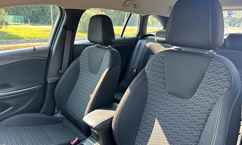 Opel Astra 1.4 Turbo...