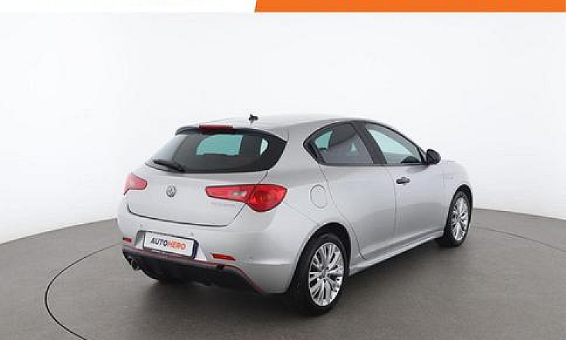 Alfa Romeo Giulietta...