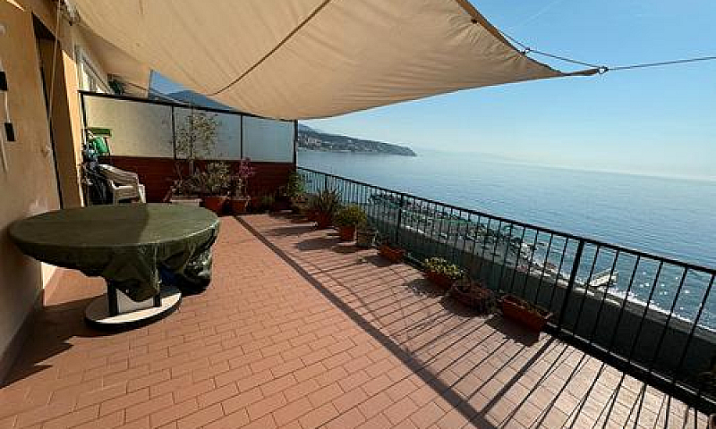Attico Fronte Mare A...
