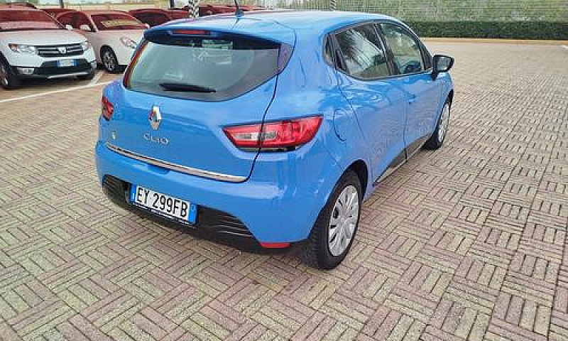 Renault Clio 1.2 75C...