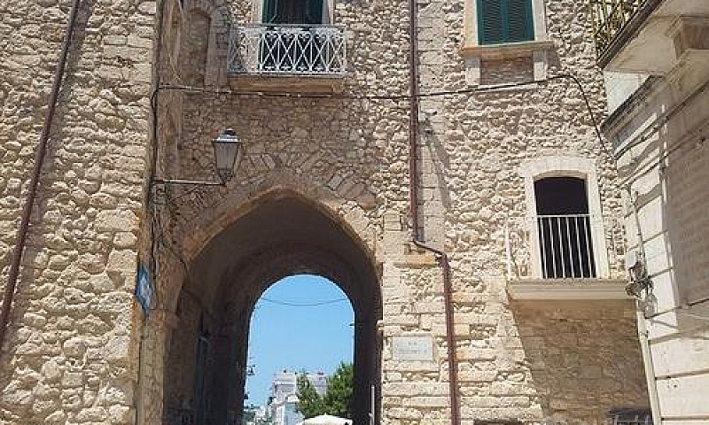 Centro Storico, Mono...