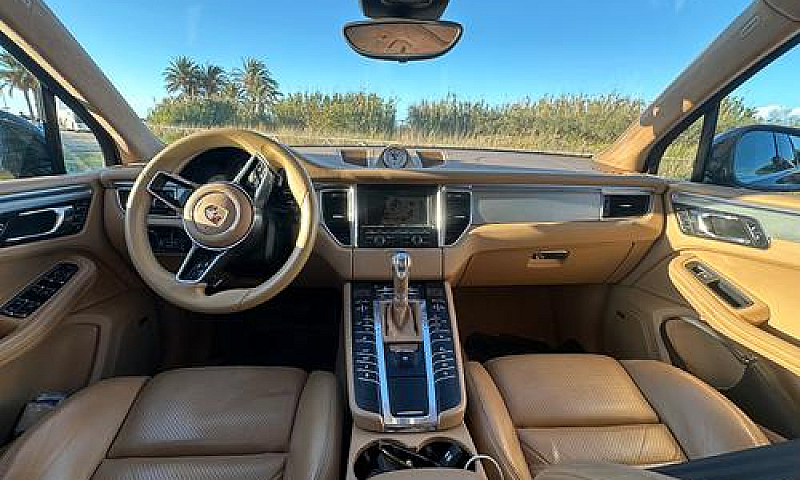 Porsche Macan - 2016...