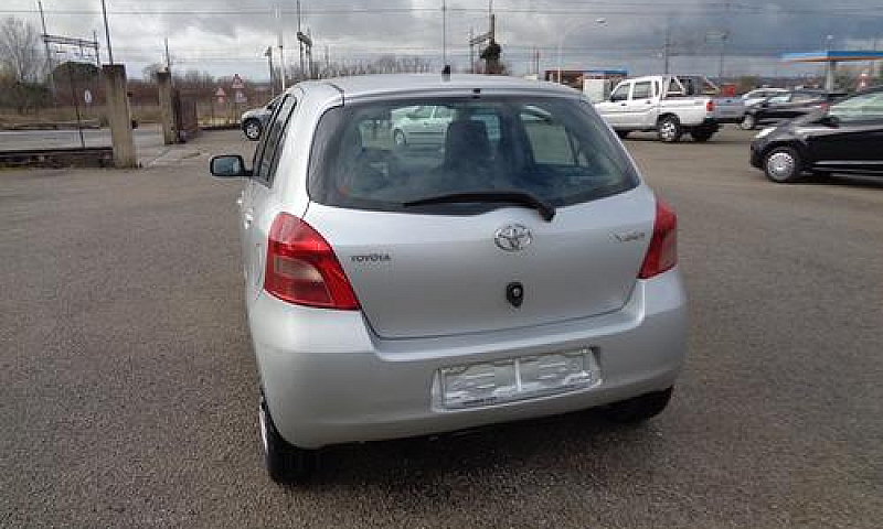 Toyota Yaris 1.0 5 P...