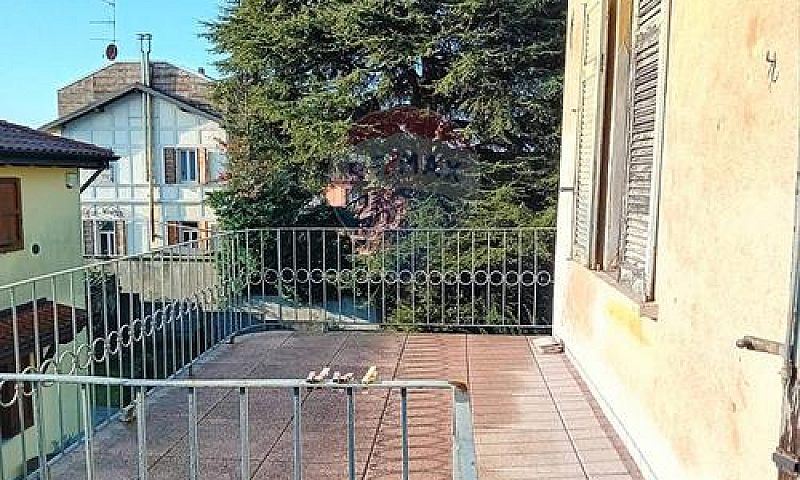 Porzione Di Casa - C...