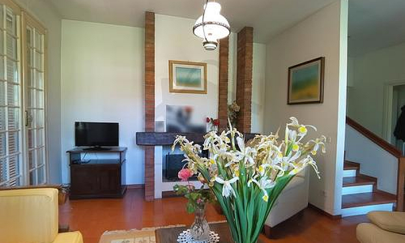 Villa A Poggio Torri...