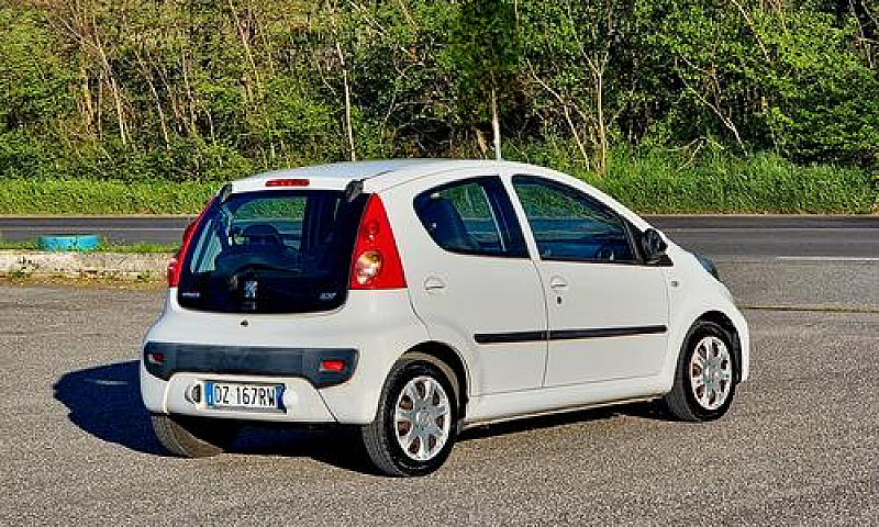 Peugeot 107 1.0 68Cv...