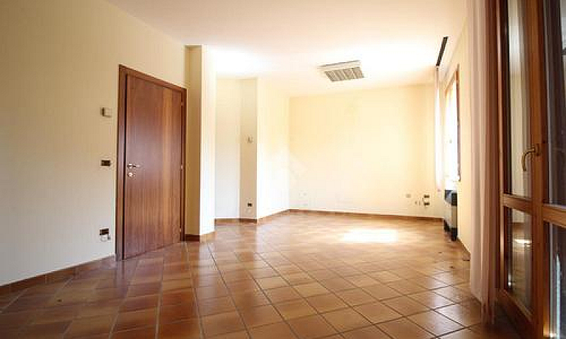 4 Locali A Cesena...