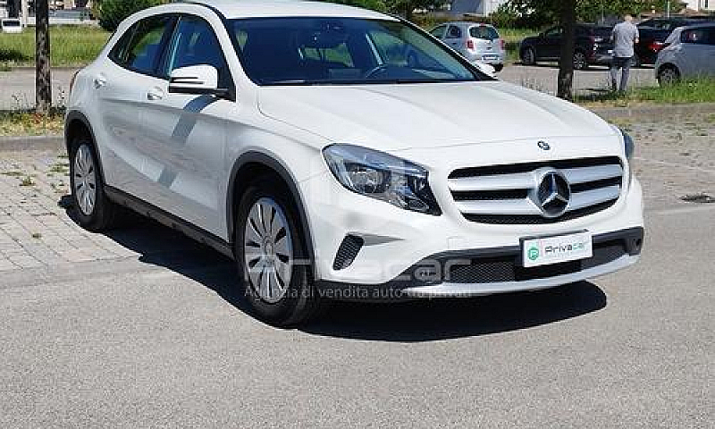 Mercedes Gla 180 D B...