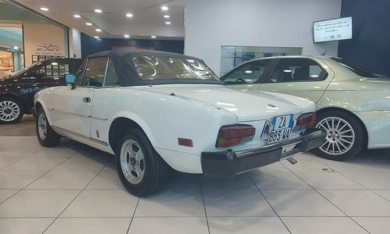 Fiat 124 Spider Amer...