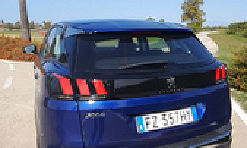 Peugeot 3008...