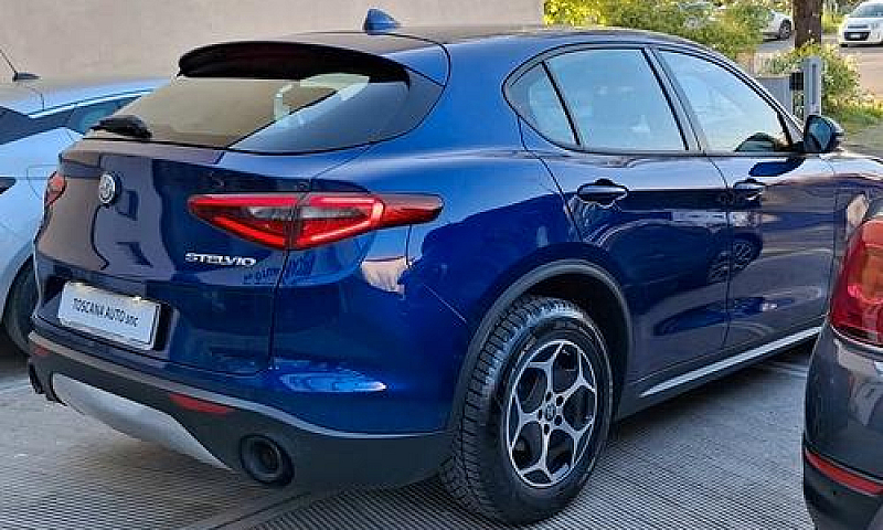 Alfa Romeo Stelvio 2...