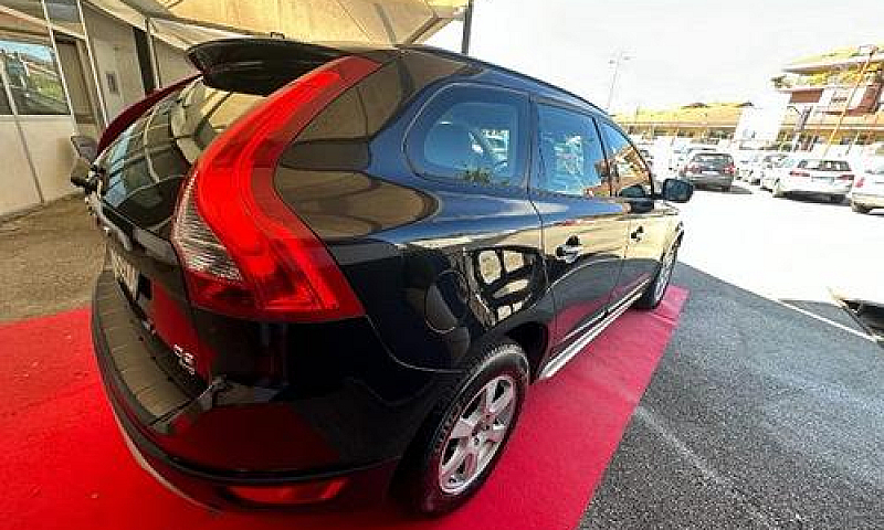 Volvo Xc60 D3 Awd Mo...