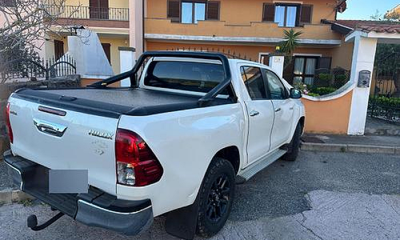 Toyota Hilux...