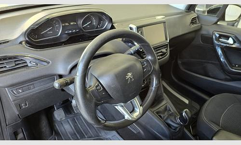 Peugeot 208 Puretech...