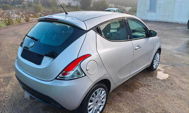 Lancia Ypsilon 1.2 G...