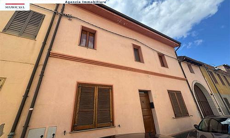 Casa Di Circa 250 Mq...