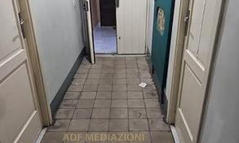 Secondo Piano Via Em...