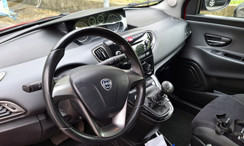 Lancia Ypsilon Cambi...