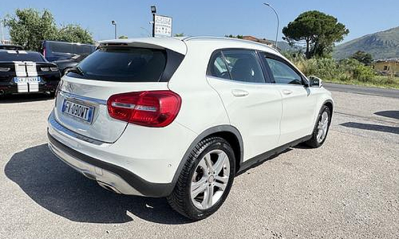 Mercedes-Benz Gla 20...