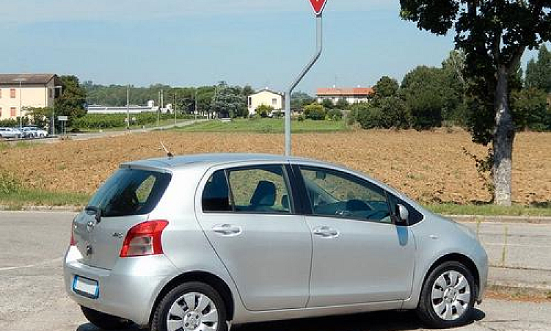 Toyota Yaris Ii 1.0 ...