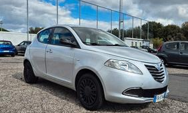 Lancia Ypsilon 1.2 6...
