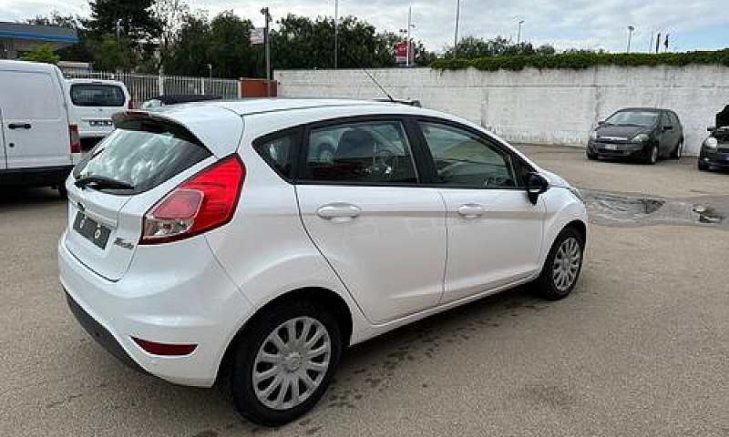 Ford Fiesta 5P. 1200...