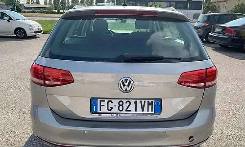Volkswagen Passat Va...