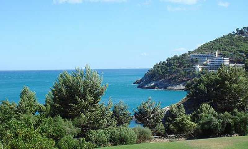 Puglia_Gargano_Pugno...