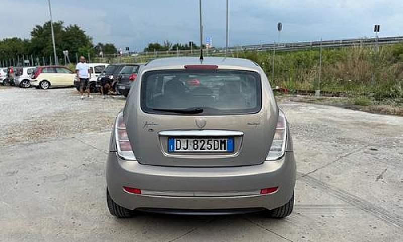 Lancia Ypsilon 1.3 M...