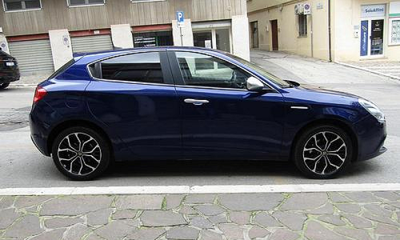 Alfa Romeo Giulietta...