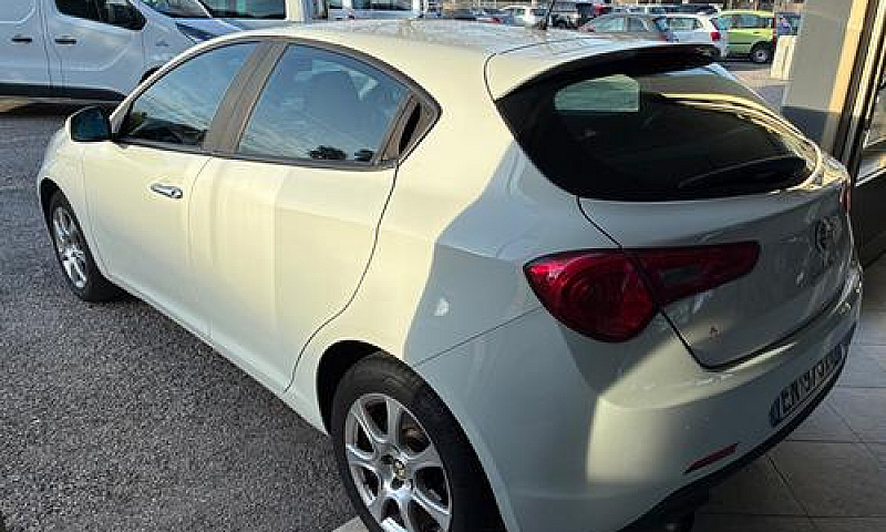 Alfa Romeo Giulietta...