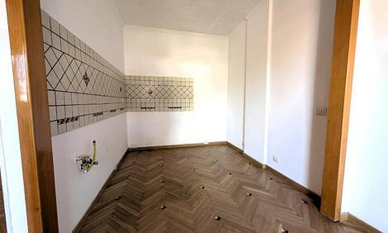 3 Locali A Margherit...