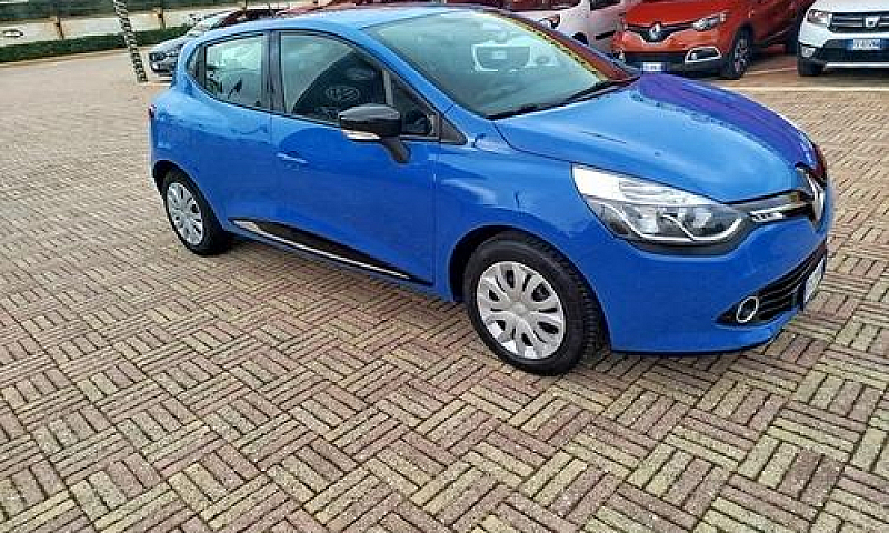 Renault Clio 1.2 75C...