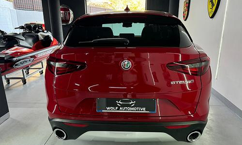 Alfa Romeo Stelvio 2...