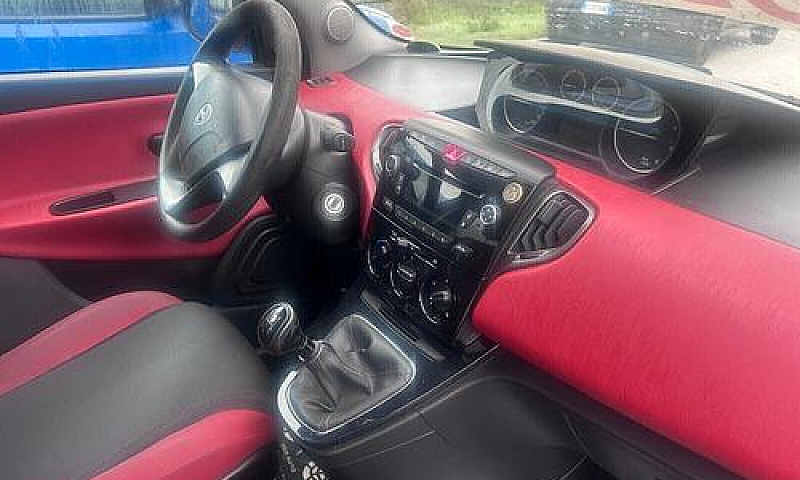 Lancia Ypsilon Serie...