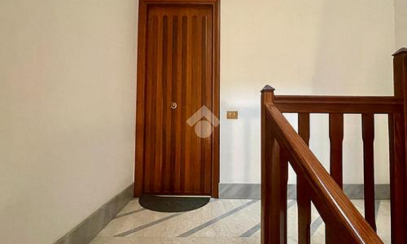 5 Locali A Castellam...