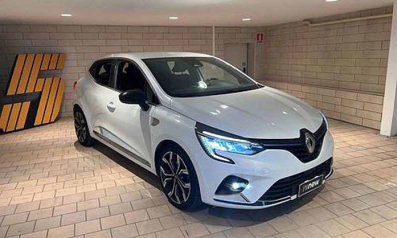 Renault Clio Full Hy...