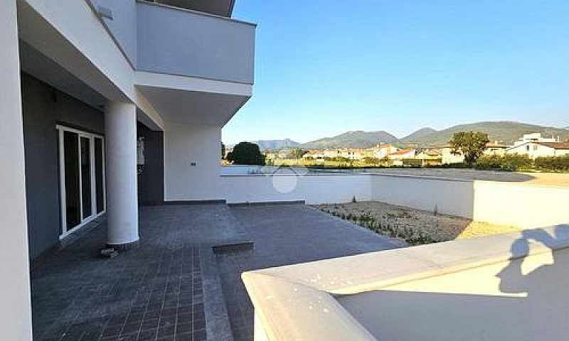 3 Locali A Foligno...