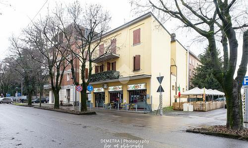 2 Locali A Vignola...