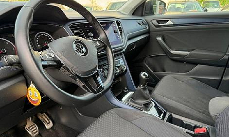 Volkswagen T-Roc 1.6...