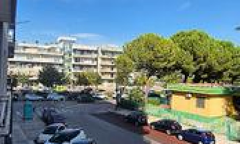 Viale Magna Grecia 3...