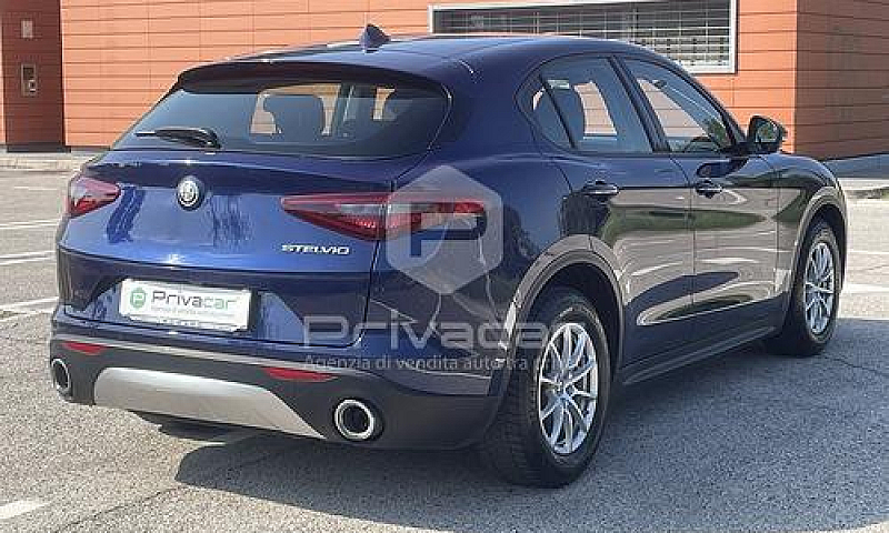 Alfa Romeo Stelvio 2...