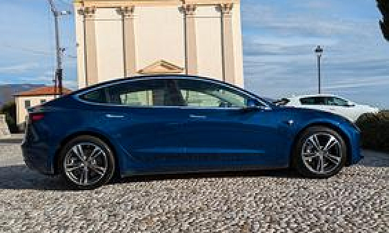 Tesla Model 3 - 2019...
