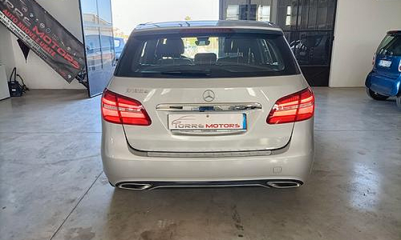 Mercedes-Benz B 180 ...
