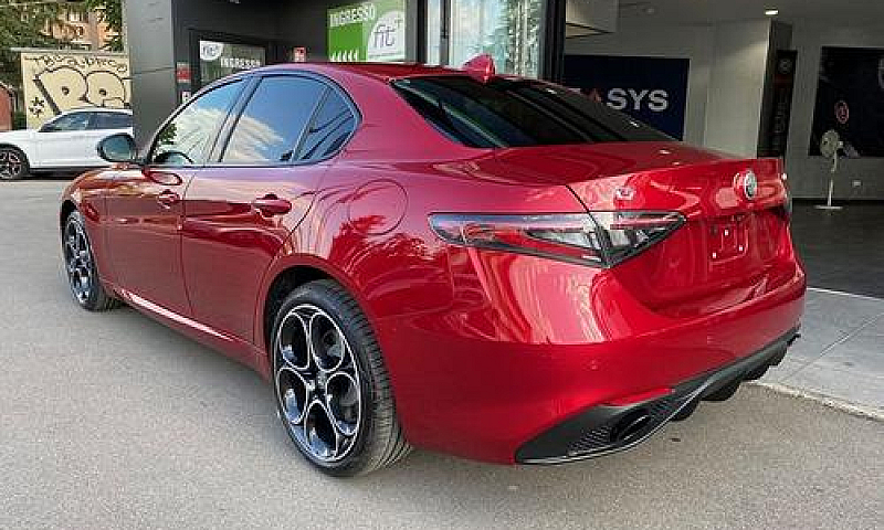 Alfa Romeo Giulia 2....