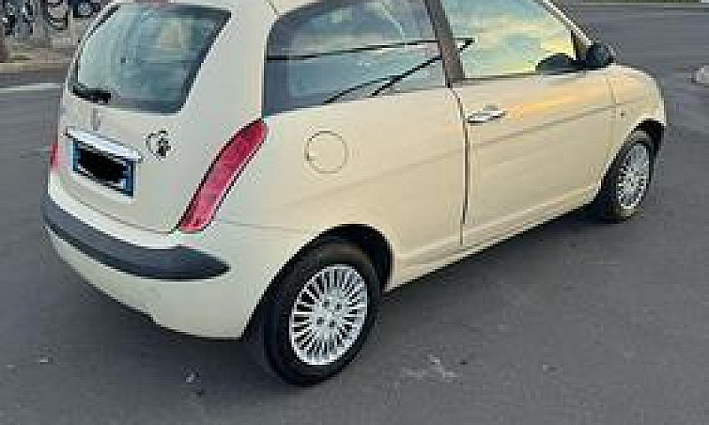 Lancia Ypsilon...